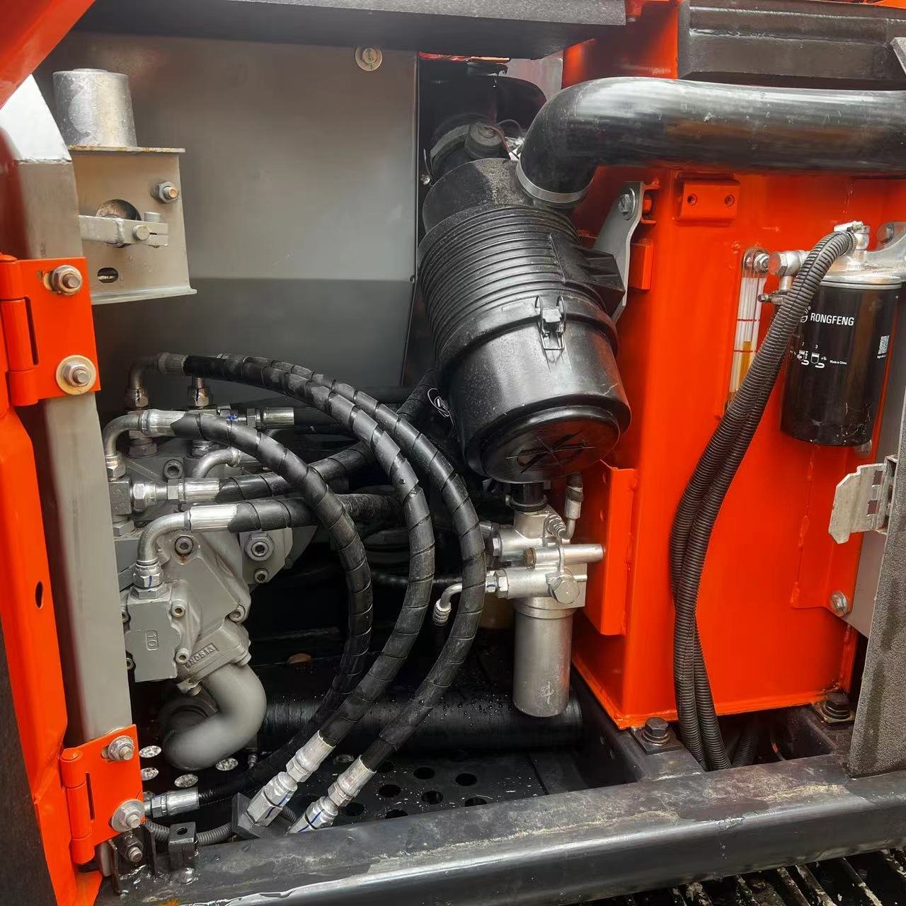 Small used excavators in good working condition HITACHI ZX70 from Japan with suitable prices available for sale with EPA and CE