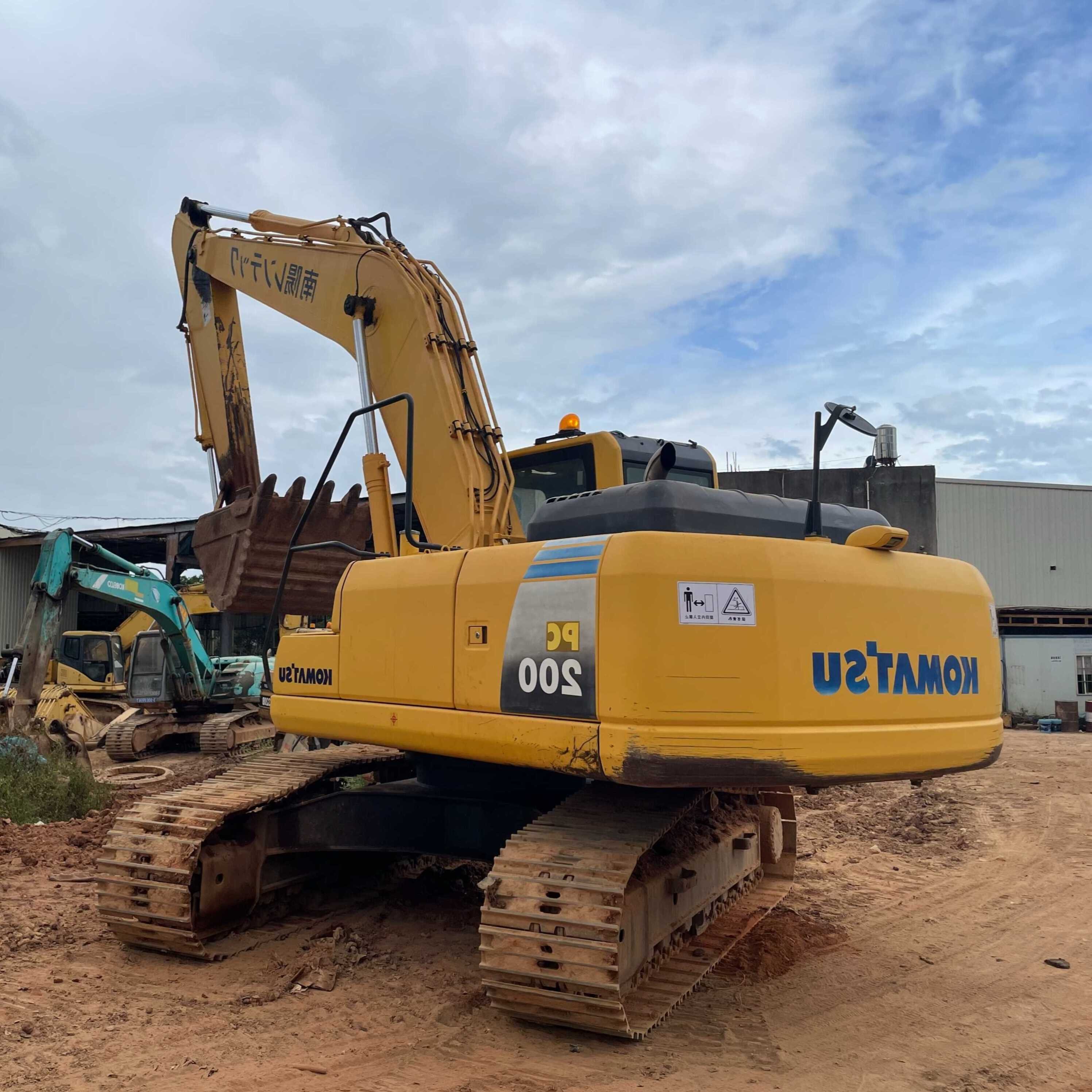 95% new used komatsu pc200-8 excavator second hand original japan with good condition PC 200 200-8 low price and good quality