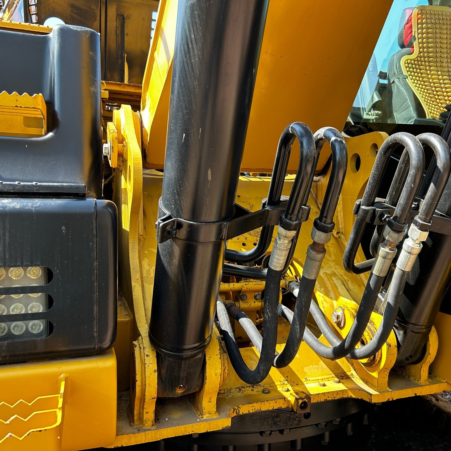 Used Caterpillar digging machinery CAT 320 320D 320DL 20ton crawler excavator machine with drilling attachments for sale