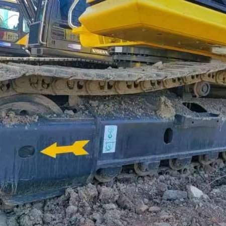 Second-hand excavator, good quality with price concessions