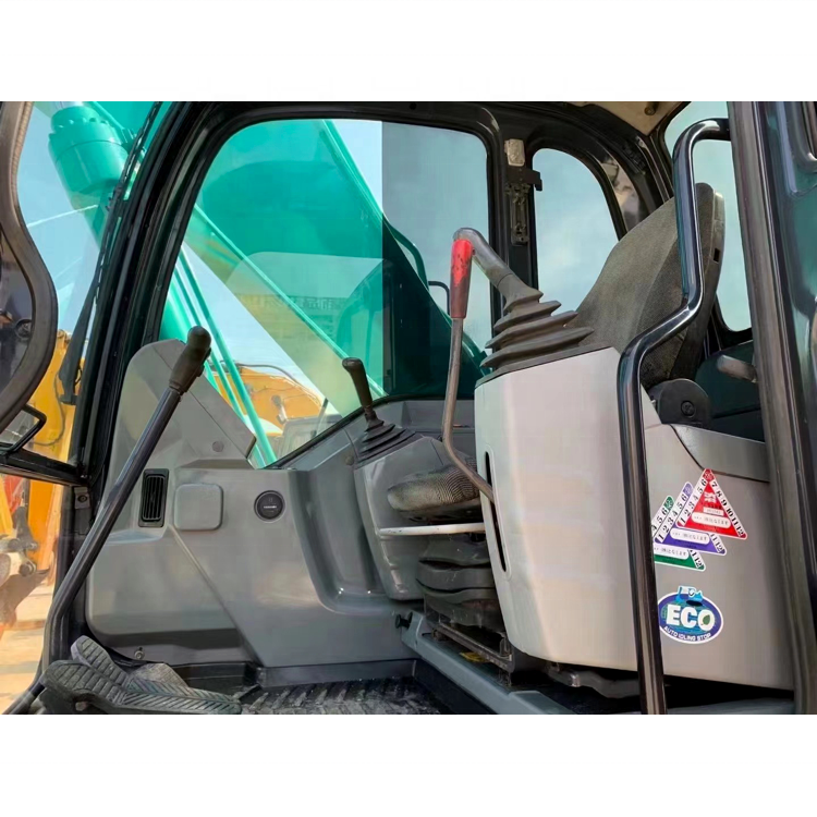 Good price Construction machinery used kobelco excavator SK200 medium tracked earth moving equipment