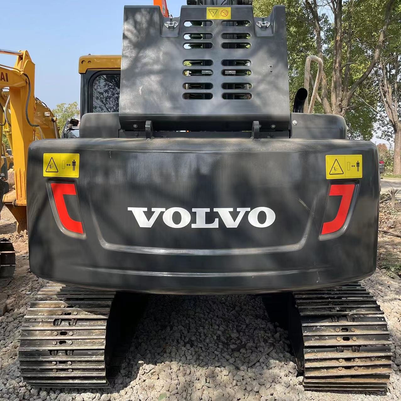 Second hand large Excavator Volvo210 for Sale,Used Earth-moving Machinery 21ton VolvoEC210 in stock ready to ship from japan