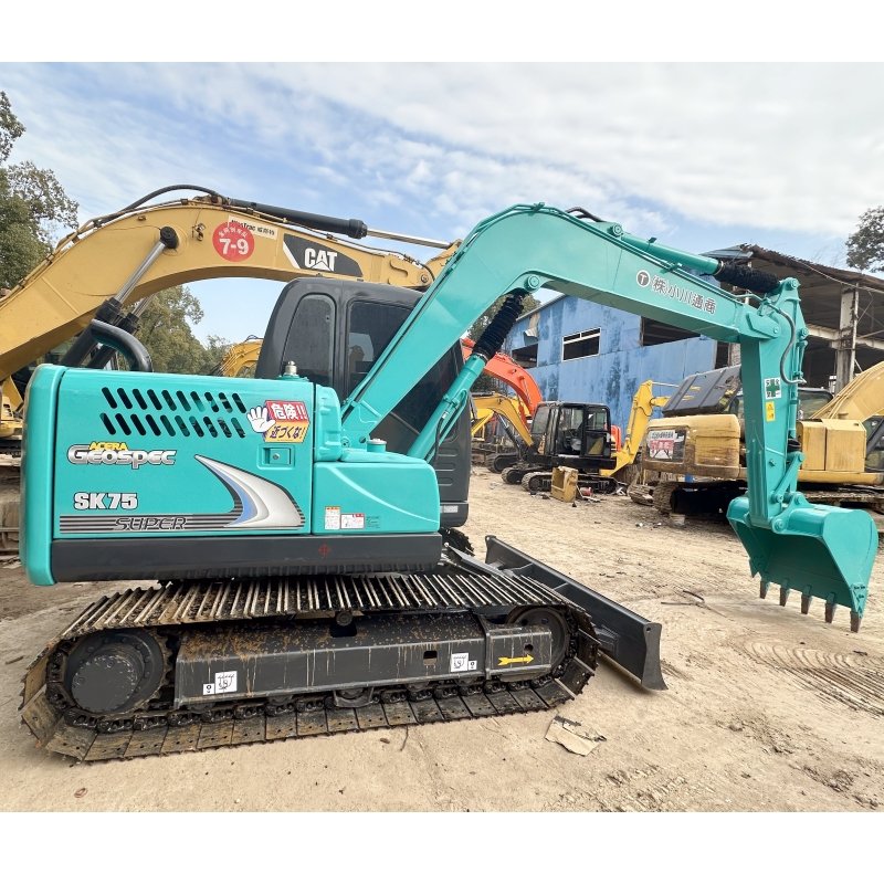 used excavator kobelco sk75 good condition 90% new for sale Japan mini 2022 machine DPF 7.5 ton hydraulic crawler