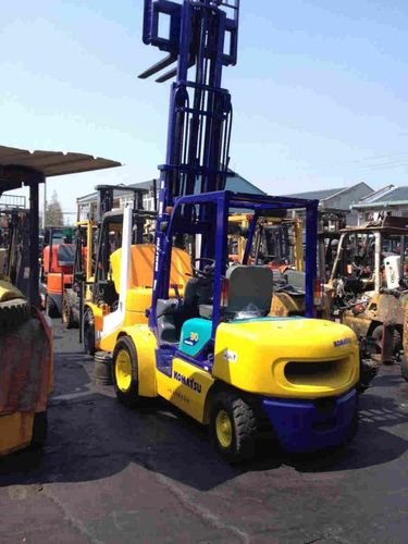 Used TOYOTA FD30/FD50 forklift made in Japan high quality good condition almost new cheap
