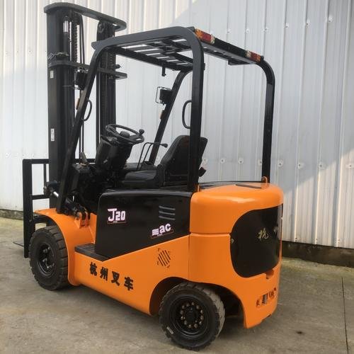 Used TOYOTA FD30/FD50 forklift made in Japan high quality good condition almost new cheap