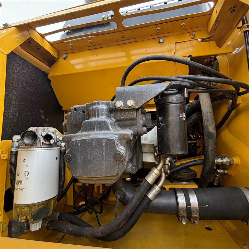 Used Komatsu PC200 Excavator Digging Machine for Sale with Core Components Engine Pump Motor Gearbox Komatsu PC200