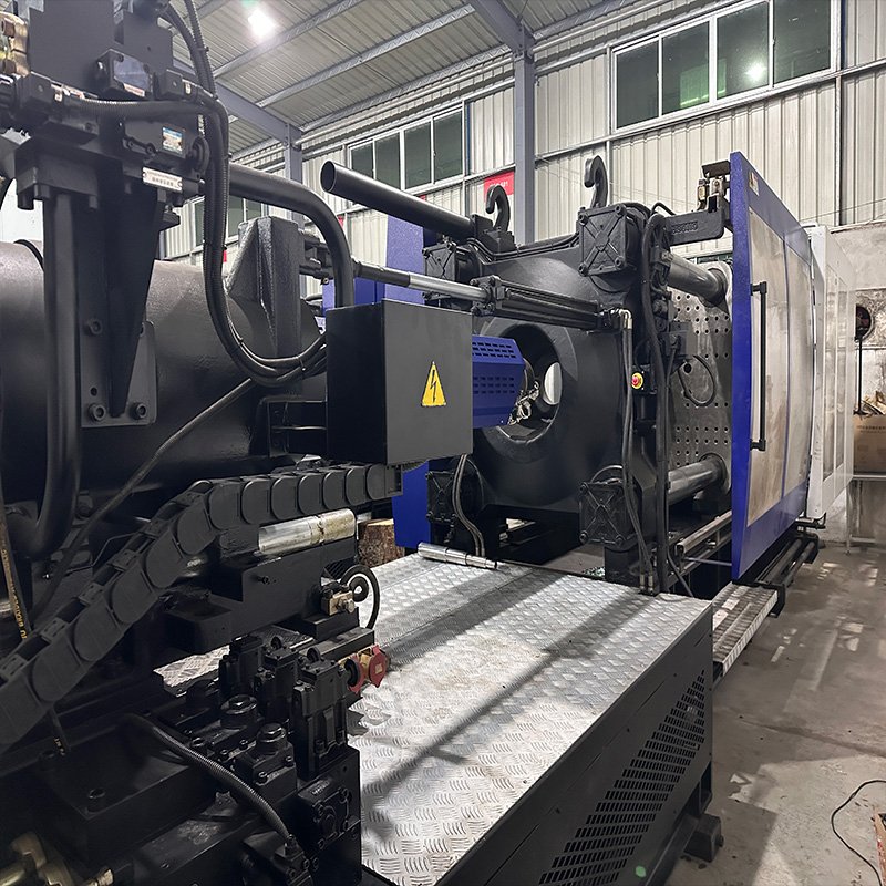 650 ton Plastic Mobile Cell Phone Cover Small Production Manufacturing Injection Molding Making Machine