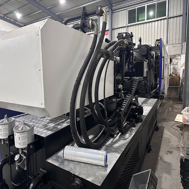 650 ton Plastic Mobile Cell Phone Cover Small Production Manufacturing Injection Molding Making Machine