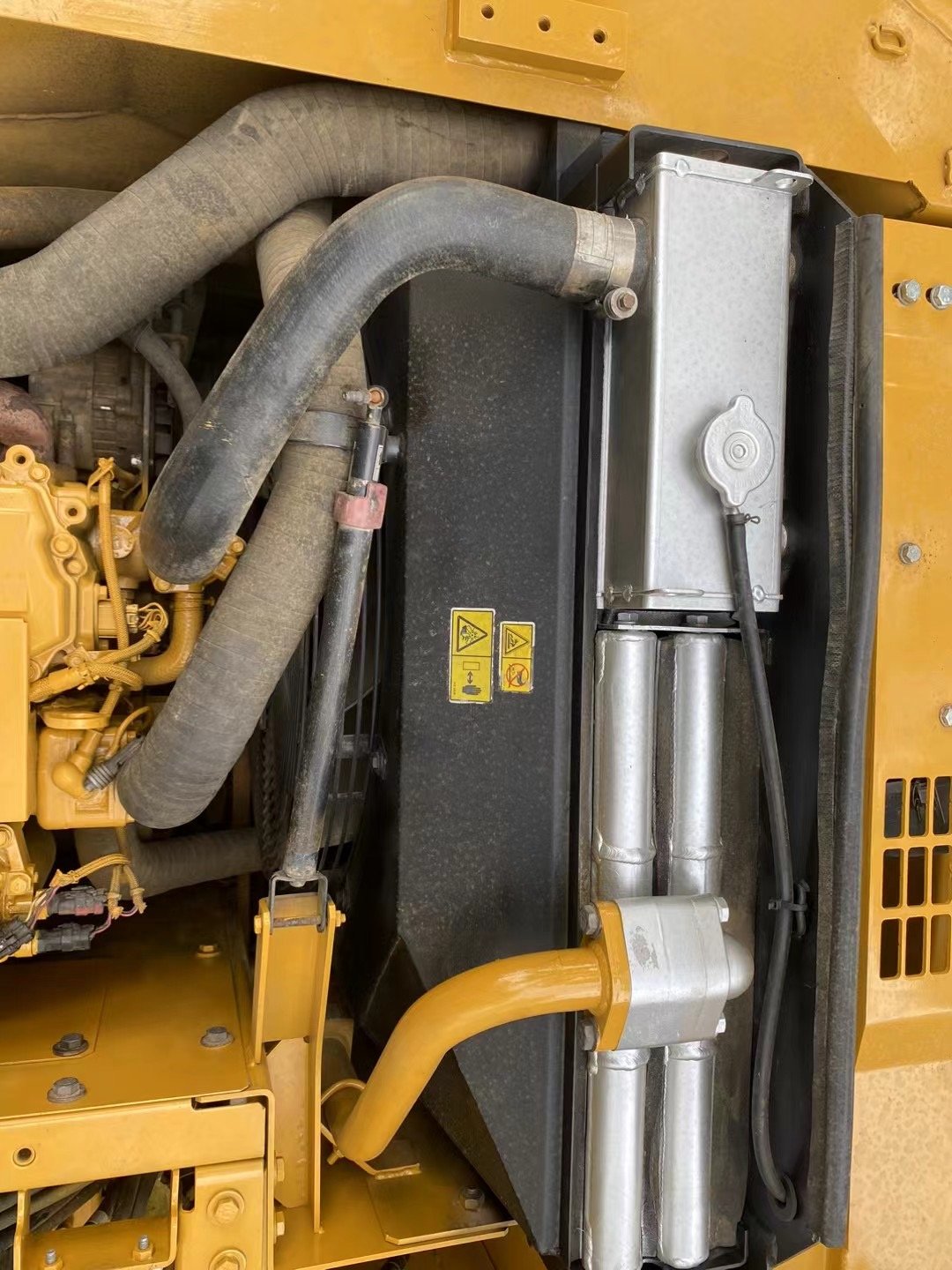 EPA engine nice condition and high quality of caterpillar315d original used excavator sold a lower price