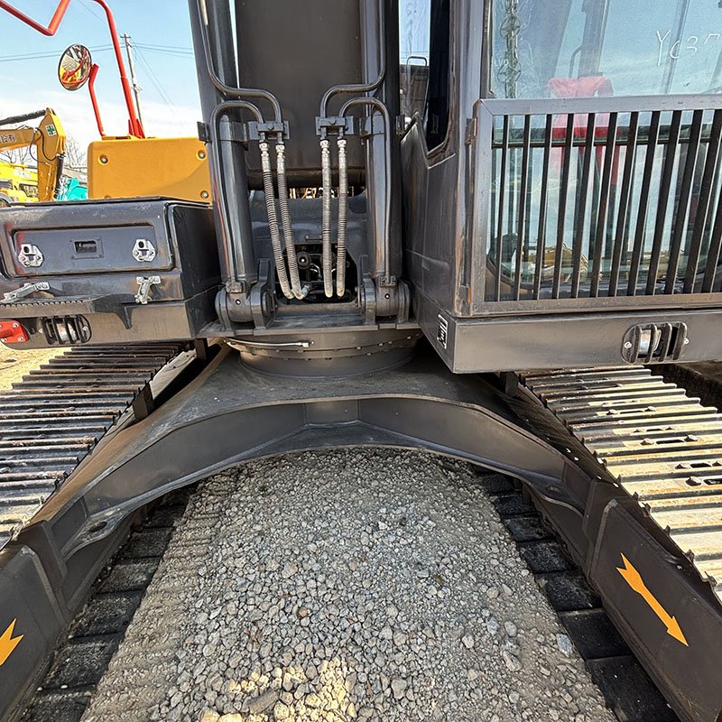 Used Excavator Volvo EC240 Swedish Excavator Earthmoving Machinery Construction Equipment Engine China Provided Original 130