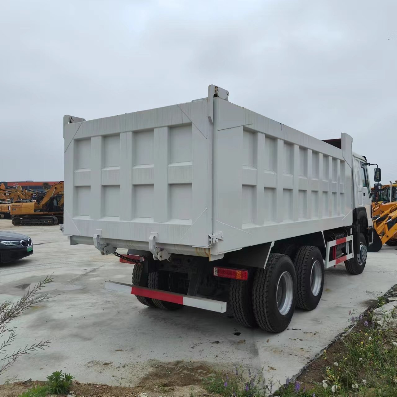Hot sale HOWO371 Low price to Overseas market China made Second-hand Machinery Good condition 100% Ready Used Dump Truck on sale