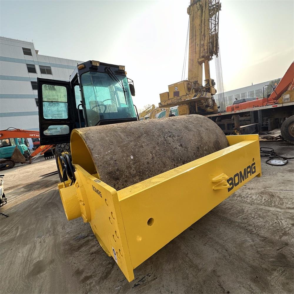 Used Bomag Bw217D Original hydraulic pump original engine Roller Secondhand Bomag Powerful Single Drum Vibratory Road Roller