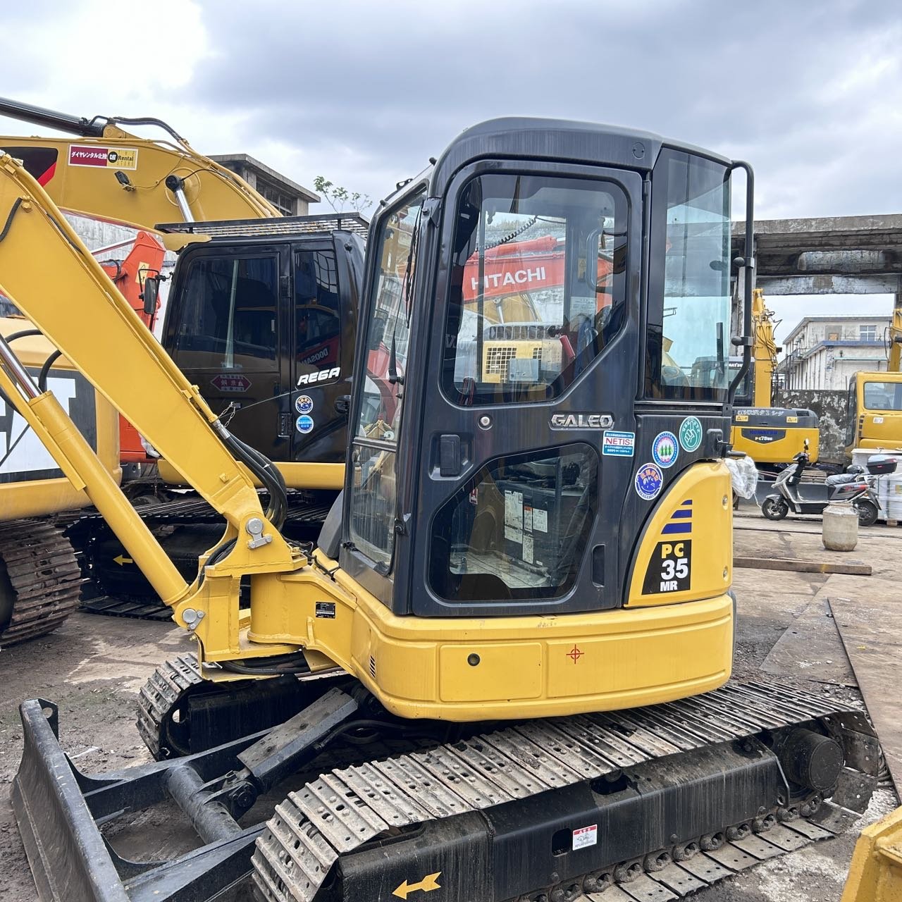 Used Komatsu PC55mr PC35 PC40 PC50 in good condition mini Excavator earth-moving machinery