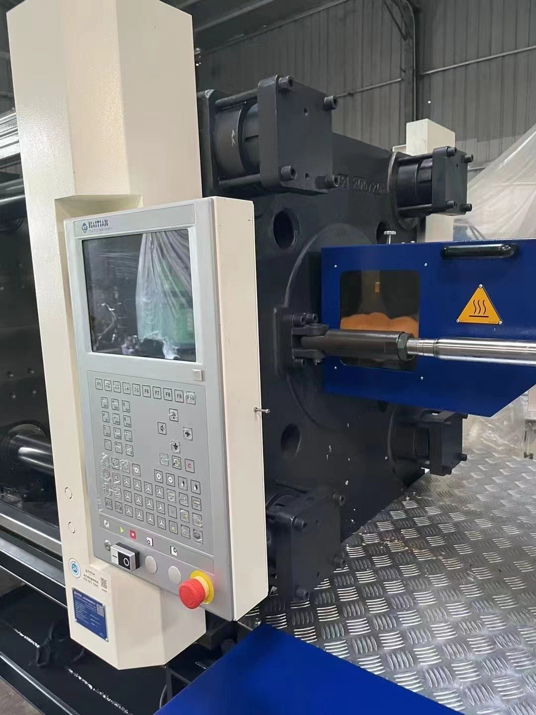 Haitian 320Ton Plastic Injection Machine Hydraulic Plastic Socket Making Machine Cheap Price