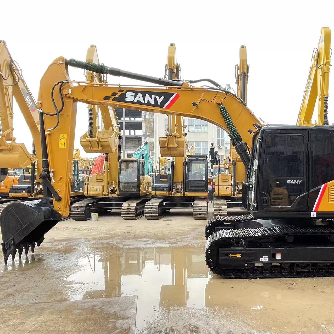 Hot sales cheap price crawler excavator SANY SY215C used exacvators 21.5ton machinery for sale