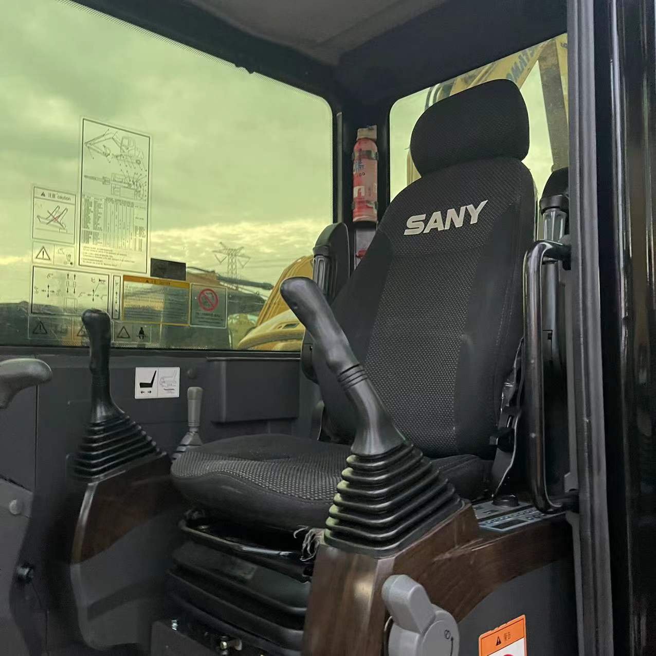 Hot Sale SANY SY 60C Mini Wheel Excavator High Quality Used 9 Ton Crawler Excavator Best Price Featuring Isuzu Pump Gear Motor