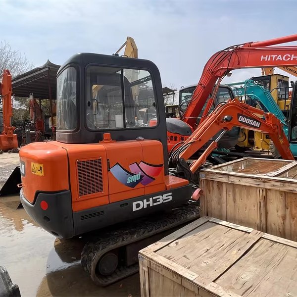 90%new original used mini digger DH35 Korea import,Good condition backhoe excavator Doosan DH35 DH55 DX55 DH60 DX60 on sale