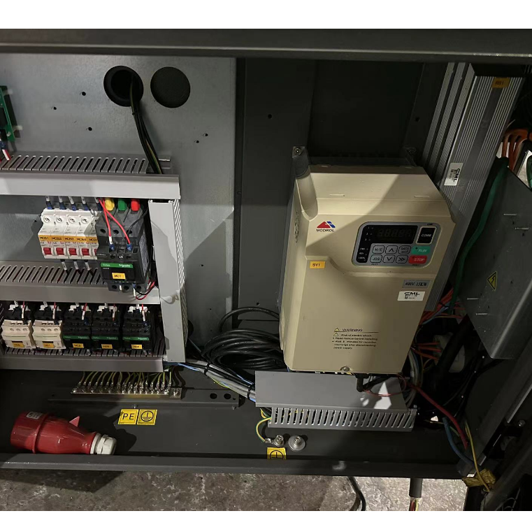 DongHua Second-Hand Horizontal Hydraulic Injection Molding Machine Energy-Saving Plastic Device Explosive Servo Core Pump