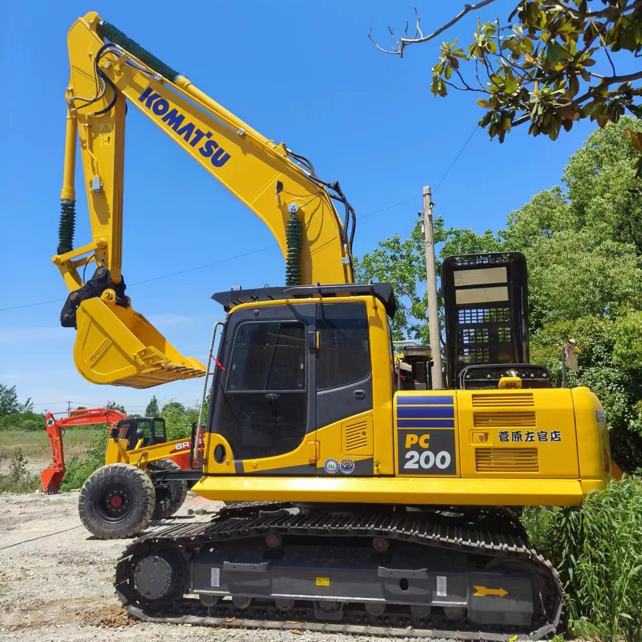 Japan Used Komatsu PC200-8 PC200 Excavator Second Hand Komatsu 200 Earth Moving Digger Construction Building Machinery For Sale