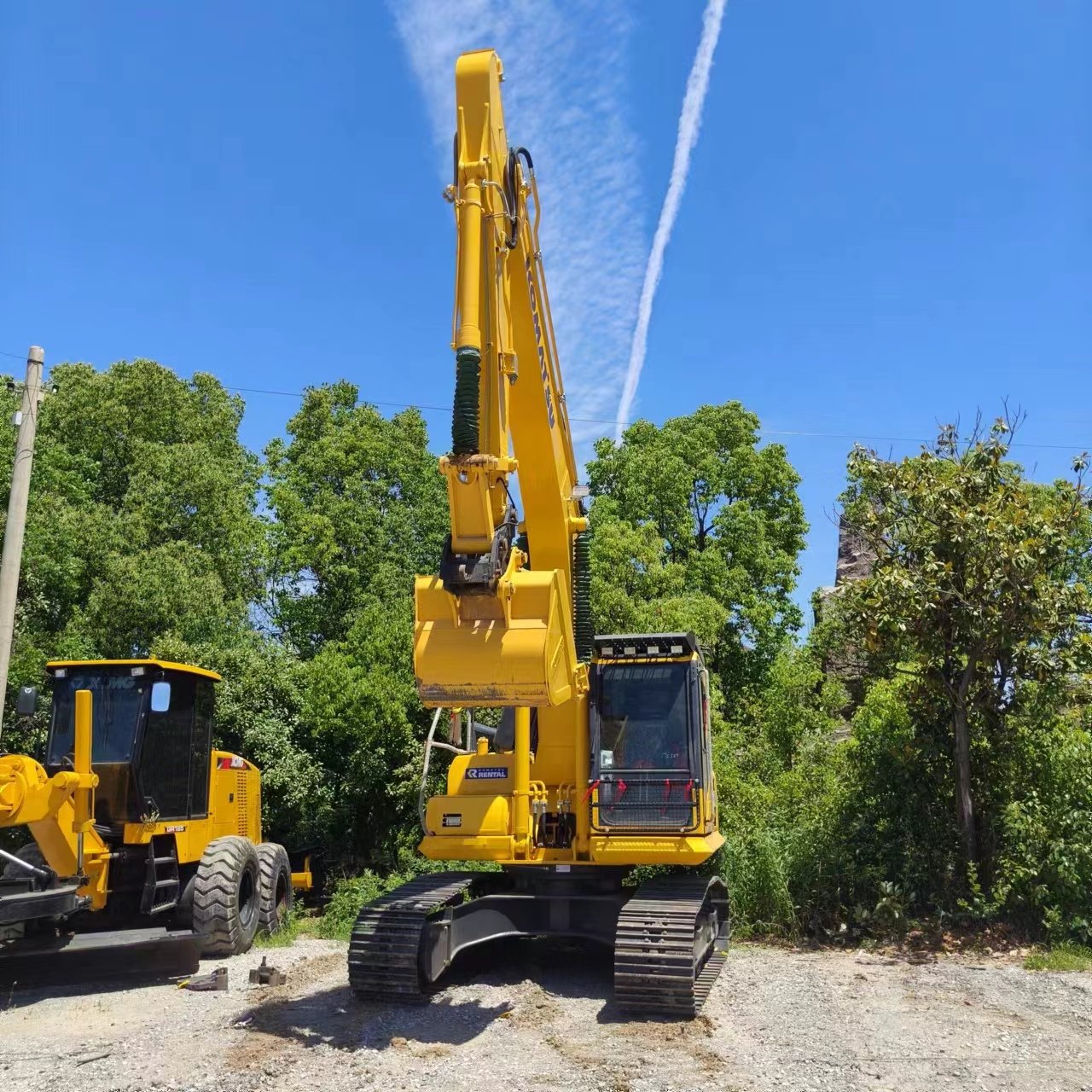 Japan Used Komatsu PC200-8 PC200 Excavator Second Hand Komatsu 200 Earth Moving Digger Construction Building Machinery For Sale