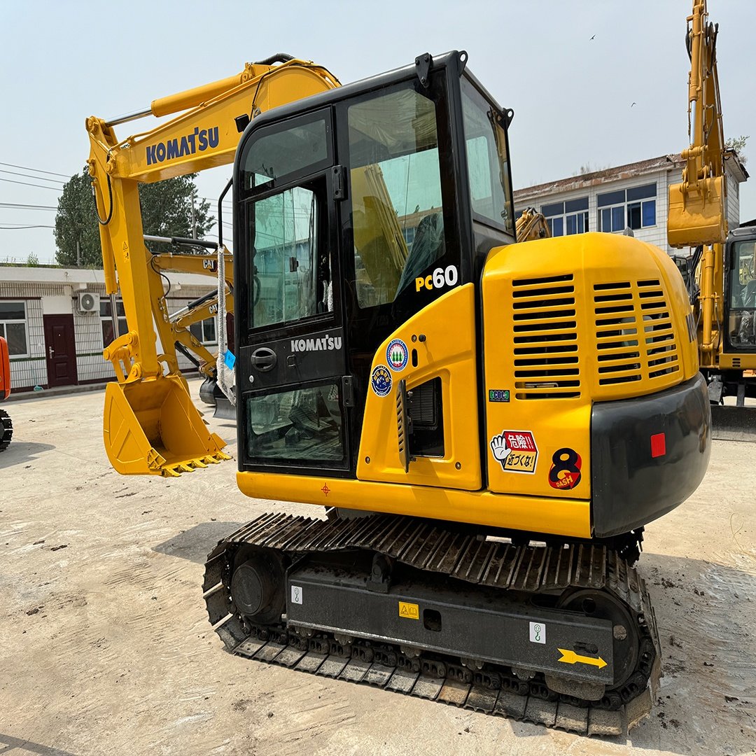 Komatsu PC60 digger Plant crawler Used Excavator with nearly new yellow look