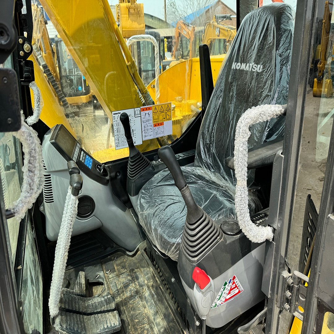 Komatsu PC60 digger Plant crawler Used Excavator with nearly new yellow look