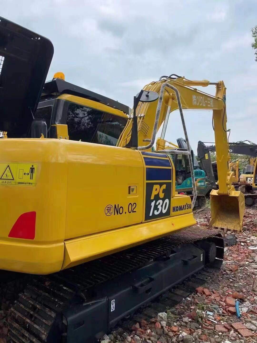 Cheaper second hand KOMATSU PC130-7 excavator original Japan Multifunctional excavator with high quality on sale
