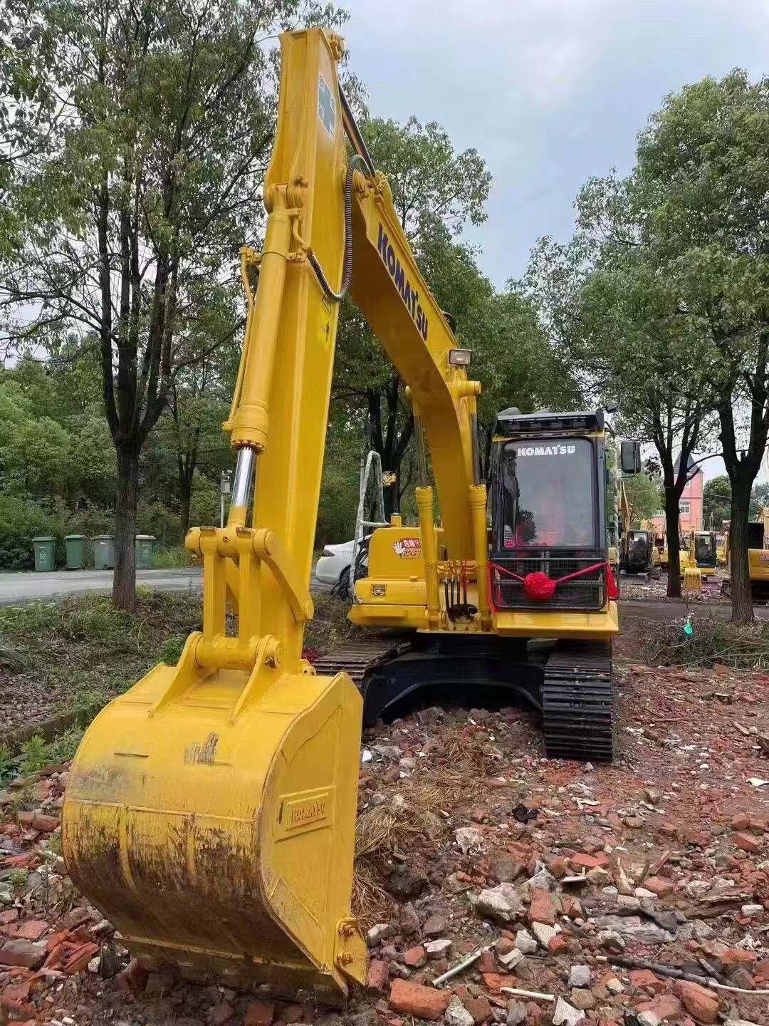 Cheaper second hand KOMATSU PC130-7 excavator original Japan Multifunctional excavator with high quality on sale