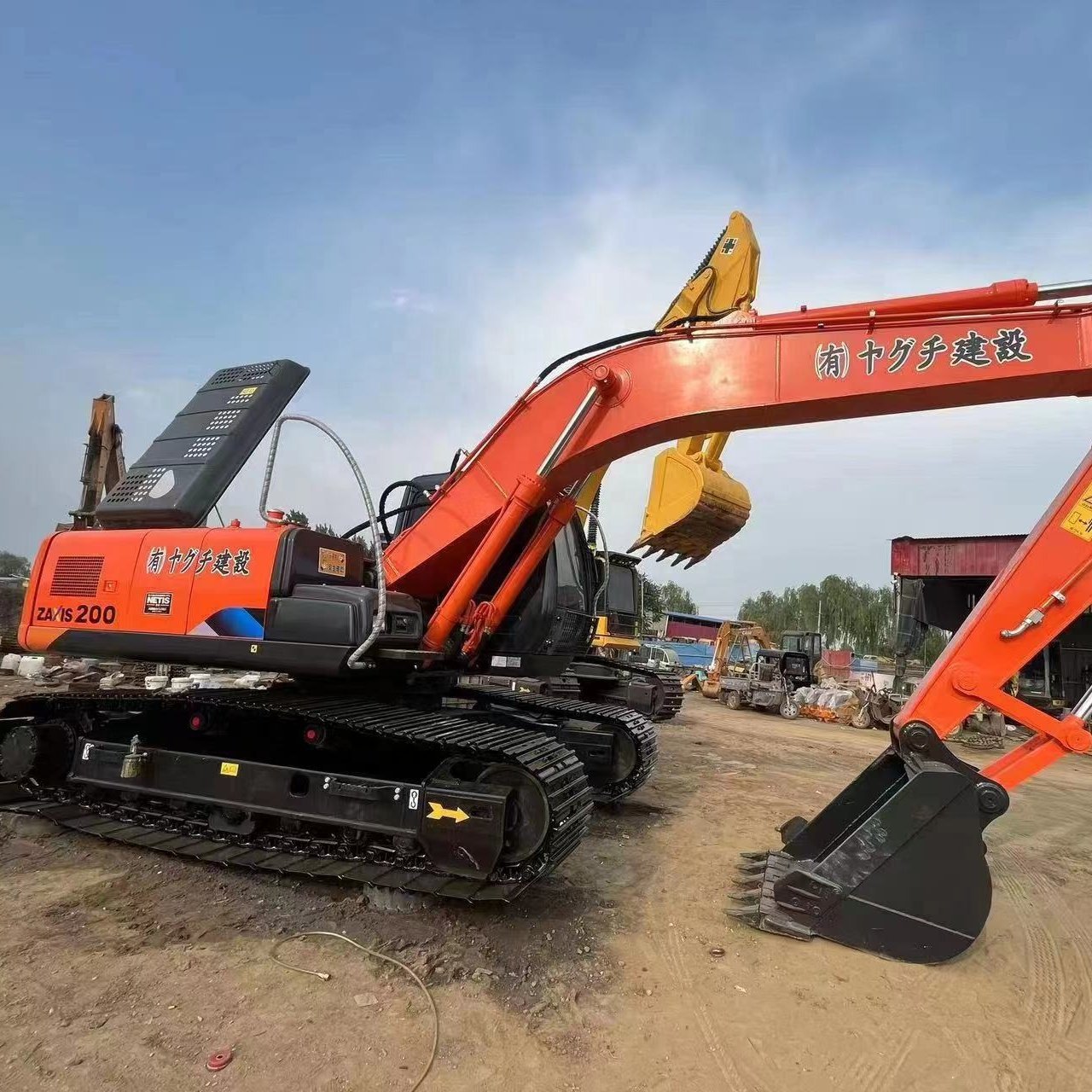 Good Condition Hitachi Zaxis 200 crawler excavator for sale Hitachi ZX200 20 ton crawler digger for sale