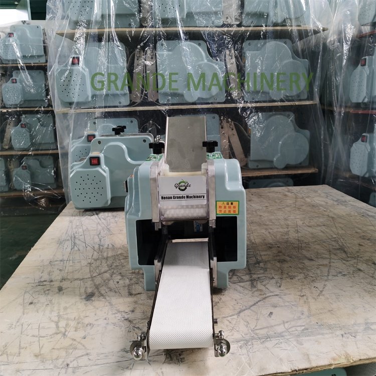 Tabletop Small Grain Product Automatic Papad Momo Empanada Samosa Gyoza Wonton Dumpling Maker Skin Wrapper Making Machine Price