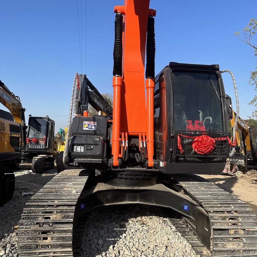 Good quality Hitachi ZX200 Used excavator Used digger 20tons Hydraulic Crawler Machine Big Machine Japanese excavator