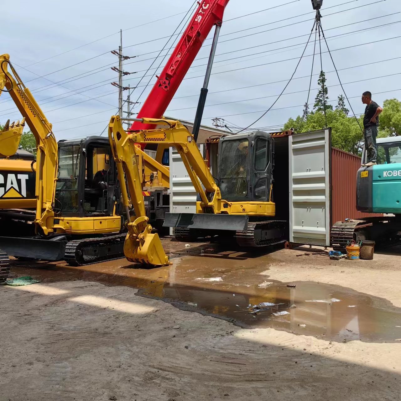 Loading Service by container Japan made mini 5ton Komatsu made earth-moving shovel PC50 used cheap mini digger