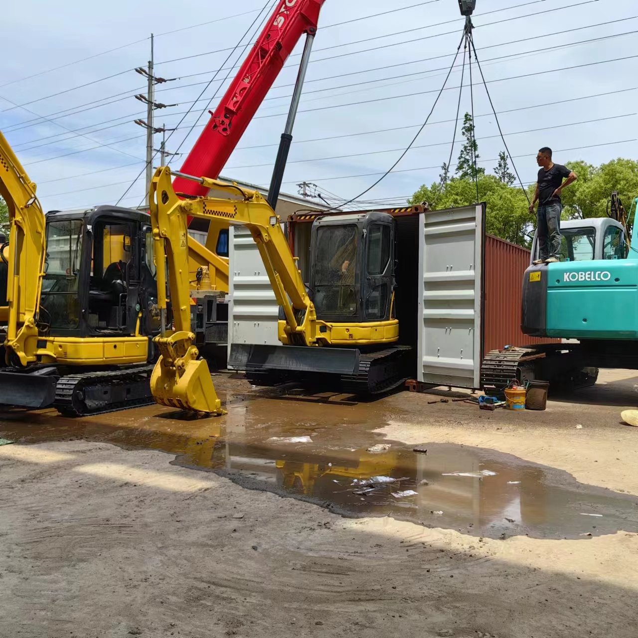 Loading Service by container Japan made mini 5ton Komatsu made earth-moving shovel PC50 used cheap mini digger