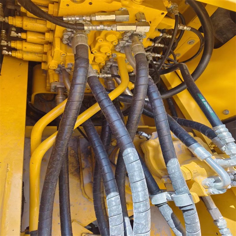 Japan Komatsu PC220 used excavator komatsu excavator PC200-8 PC210-8 PC220-6 PC240-8