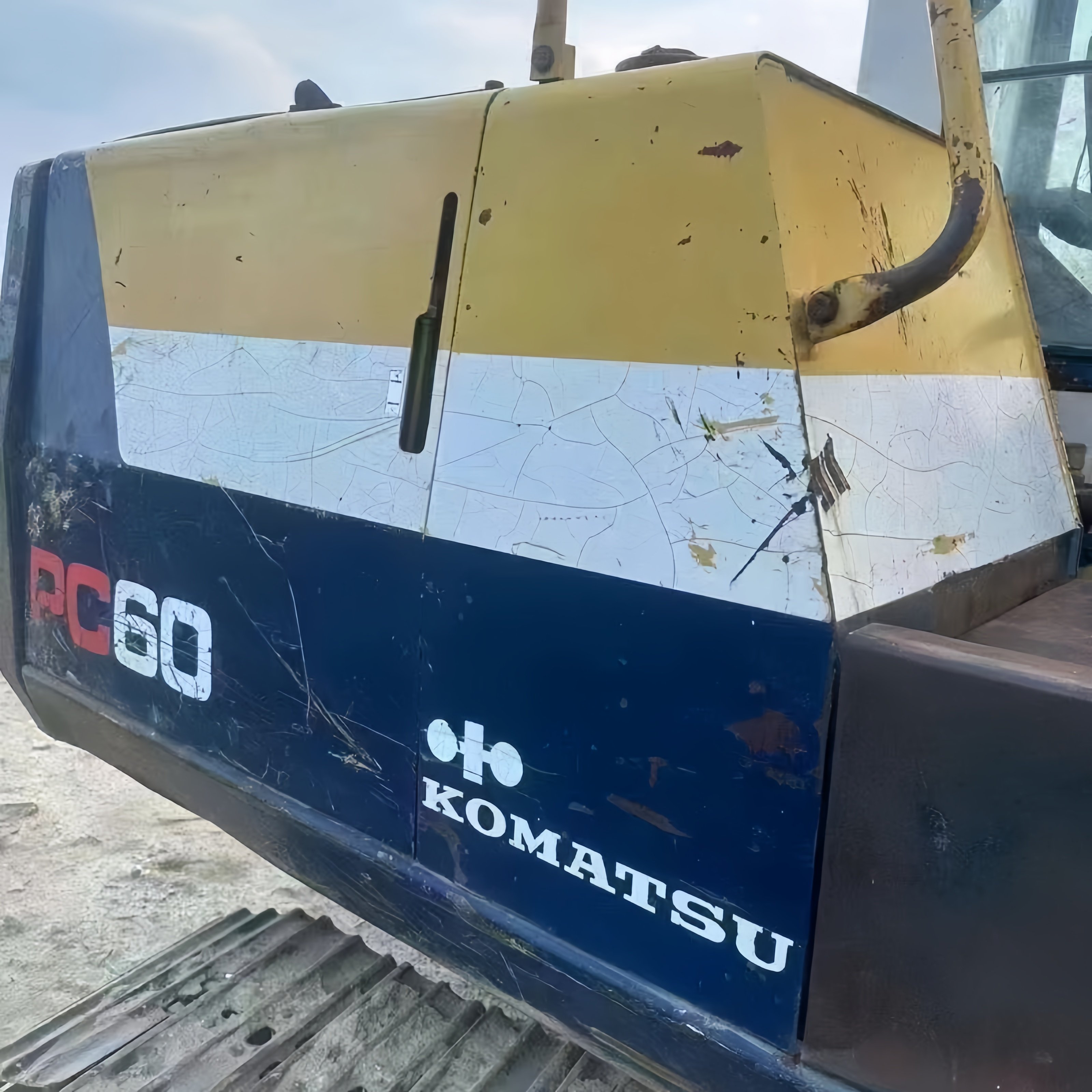Cheap prices Used excavators used Komatsu PC60-6 crawler excavator