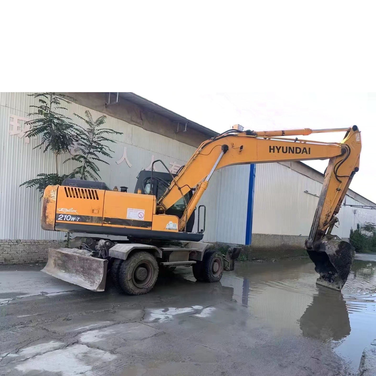 Second hand HYUNDAI 210W-7 excavator original South Korea powerful enginelow low price used hyundai 210w-7 wheel excavator