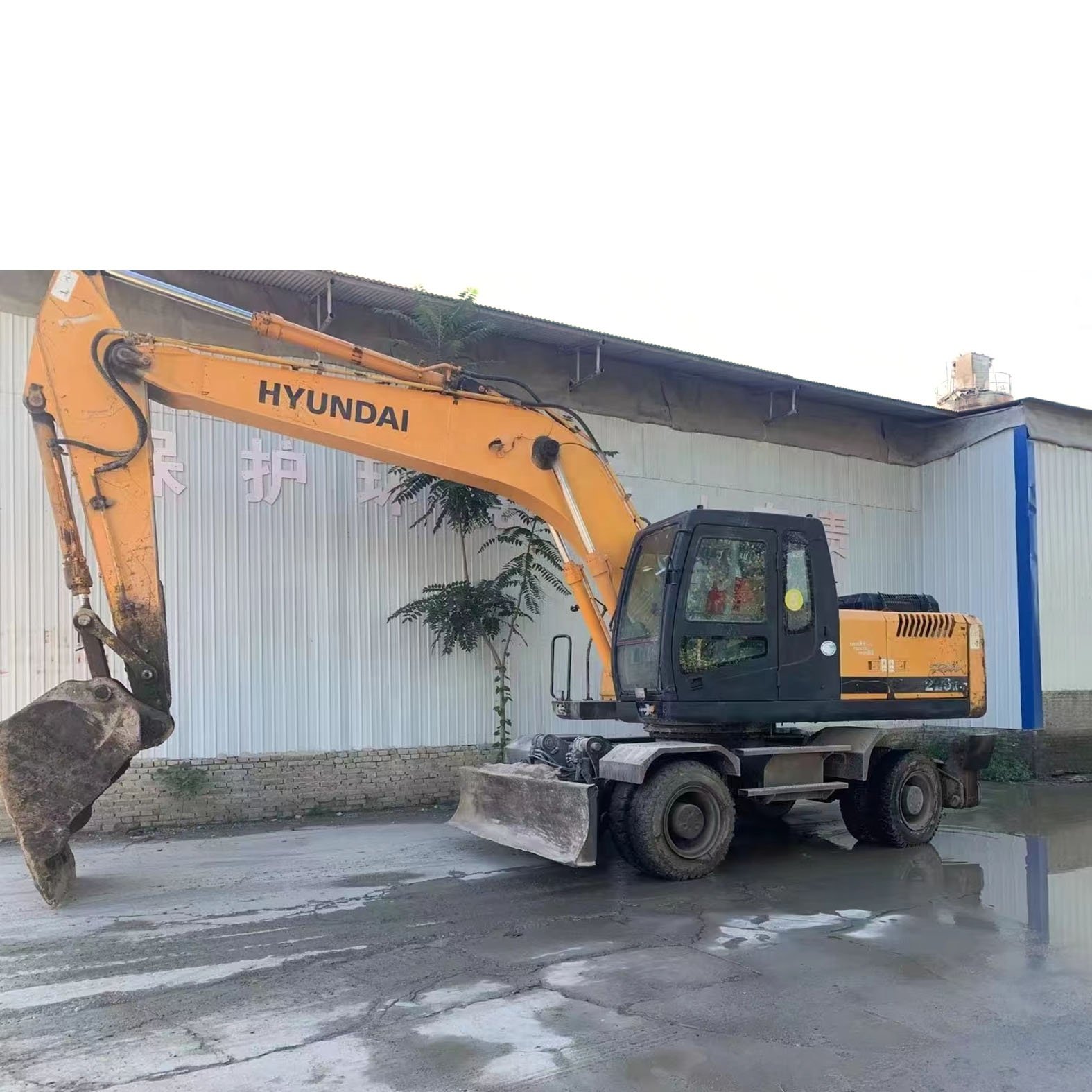 Second hand HYUNDAI 210W-7 excavator original South Korea powerful enginelow low price used hyundai 210w-7 wheel excavator