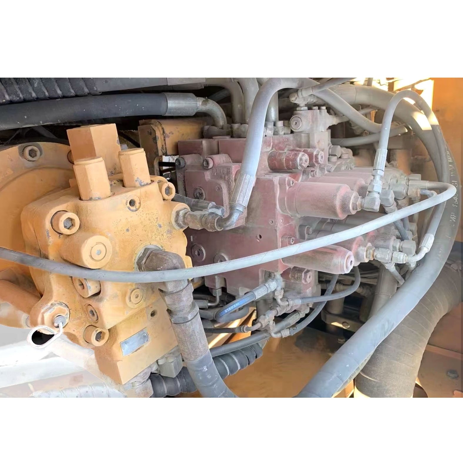 Second hand HYUNDAI 210W-7 excavator original South Korea powerful enginelow low price used hyundai 210w-7 wheel excavator