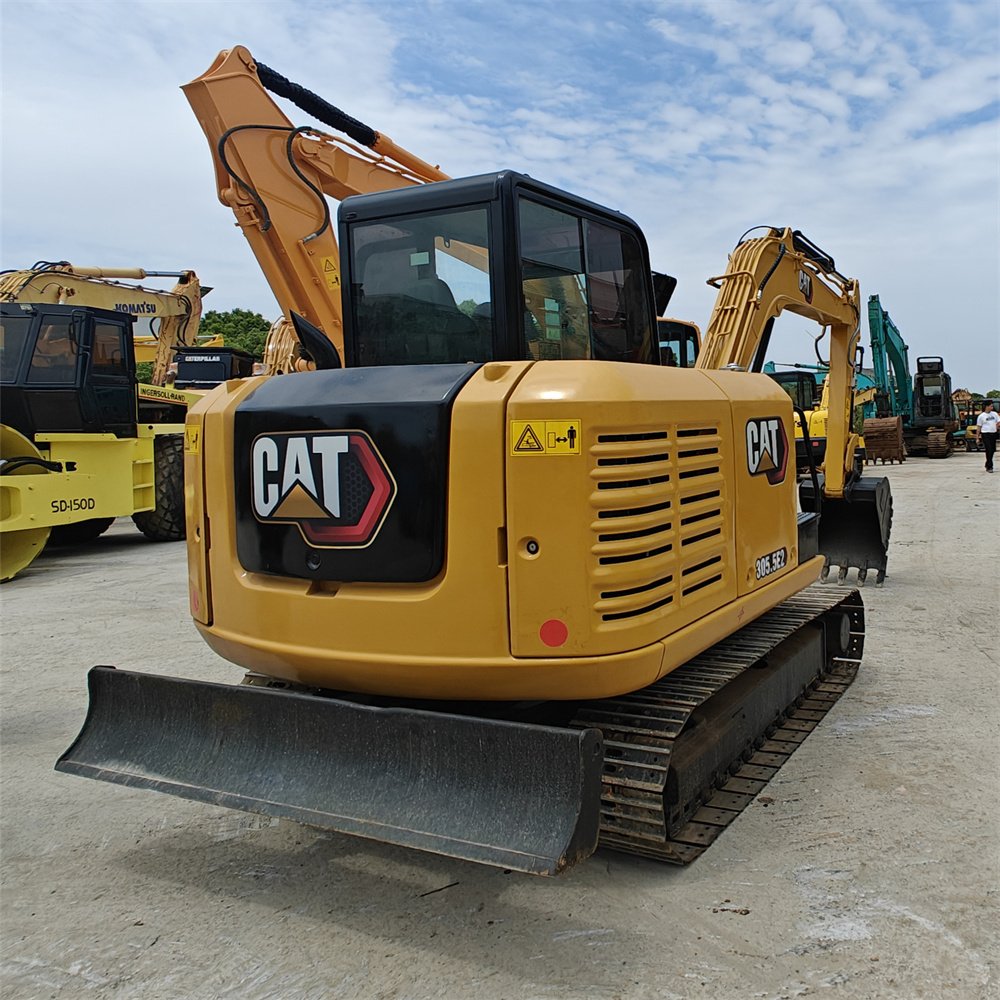 Low fuel consumption earthmoving machinery used CAT305.5E2 digger crawler excavator in Shanghai