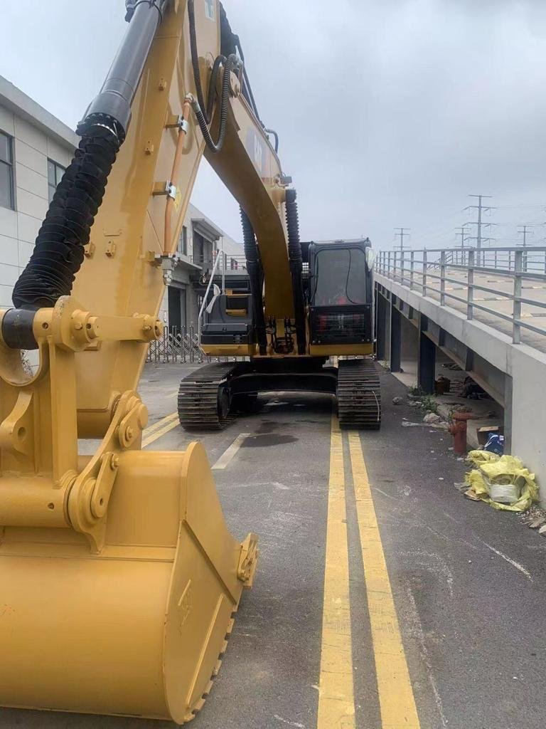 Cat 330D excavator Caterpillar 320 excavators earth-moving construction equipment used good condition cat330d 320