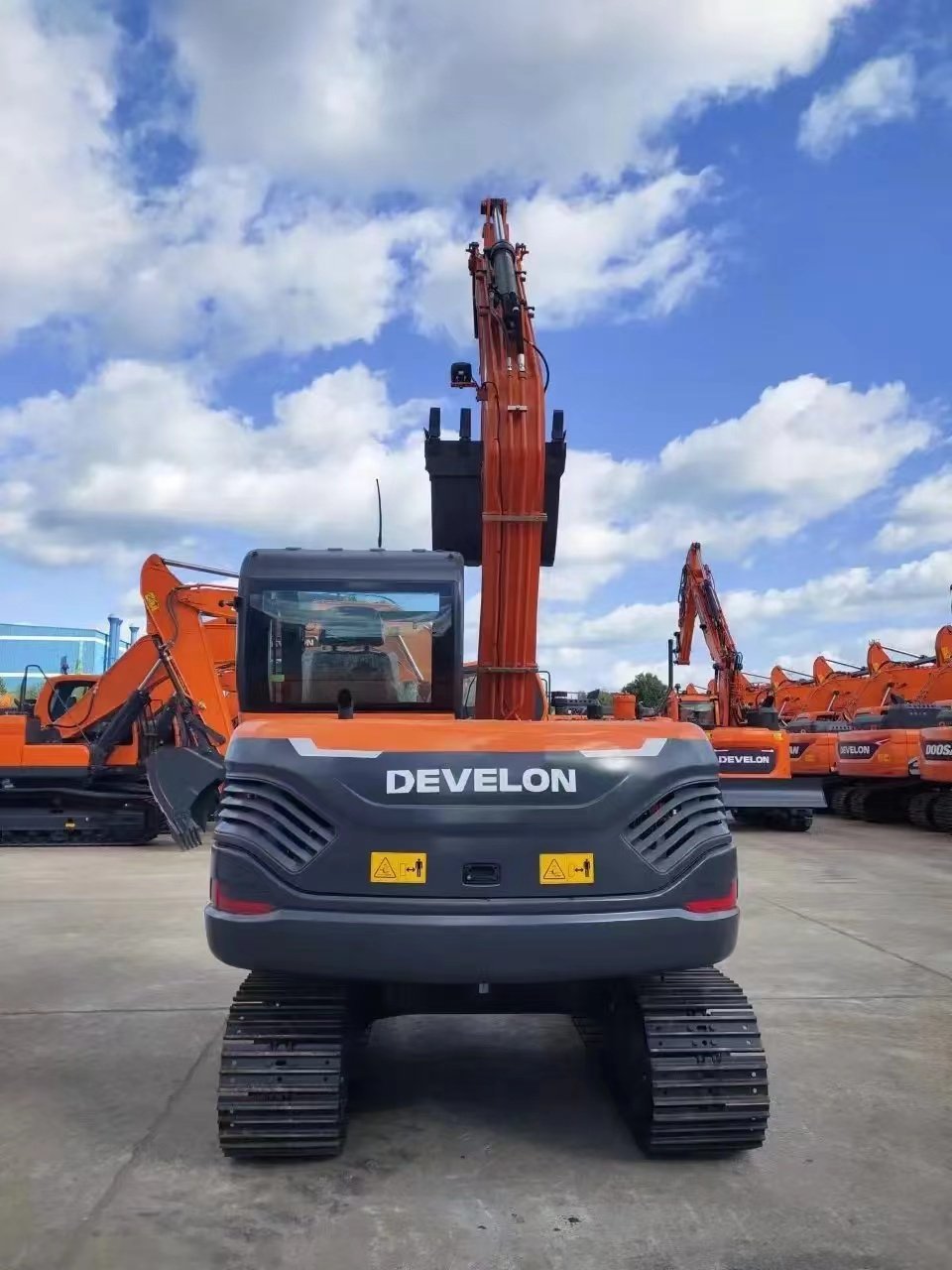 Doosan Develon DX75E Crawler Excavator Heavy Construction Machinery Equipment Used Excavator