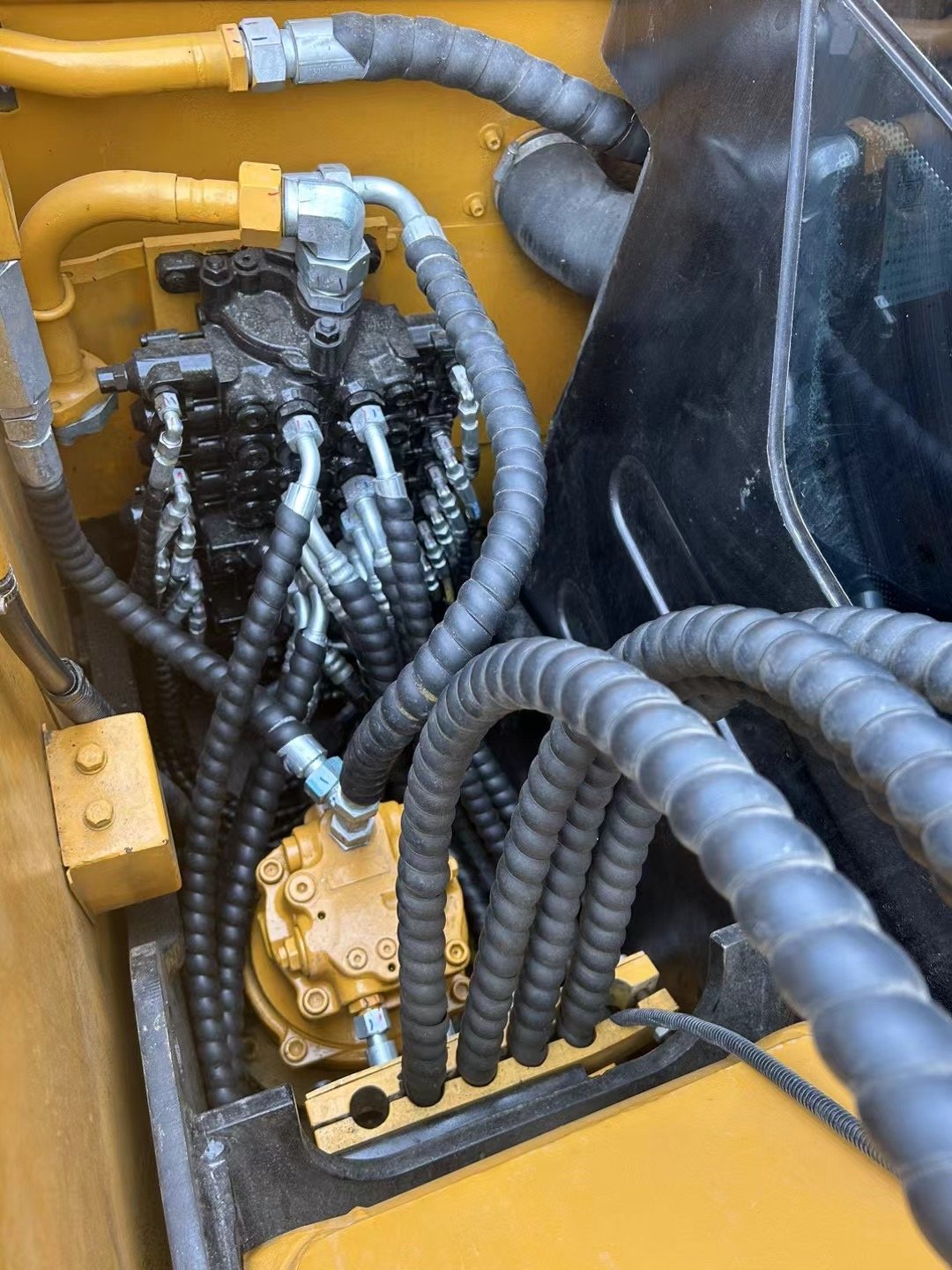 Low Price High Quality Used Excavator SANY 75,ninety Percent New Marine Diesel Engines Engine Assembly Provided Boat Engines