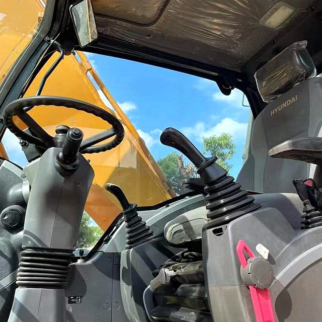 Used hyundai 210w-9 medium excavator second-hand wheeled digger 21 tons old hydraulic machinery used Tire Digger