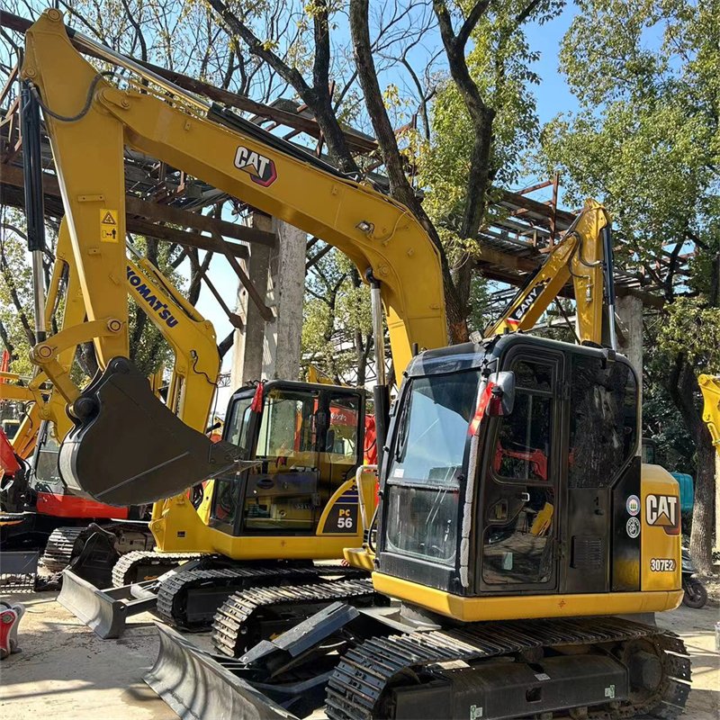 Caterpillar quality and cheap used excavators Japan original CAT 307E2 crawler excavator 7 tonne mini machine for sale