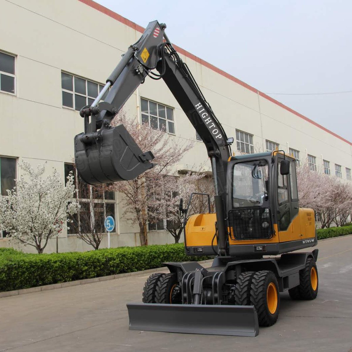China Wheel Excavator machine 7.5 Ton New Excavator Price