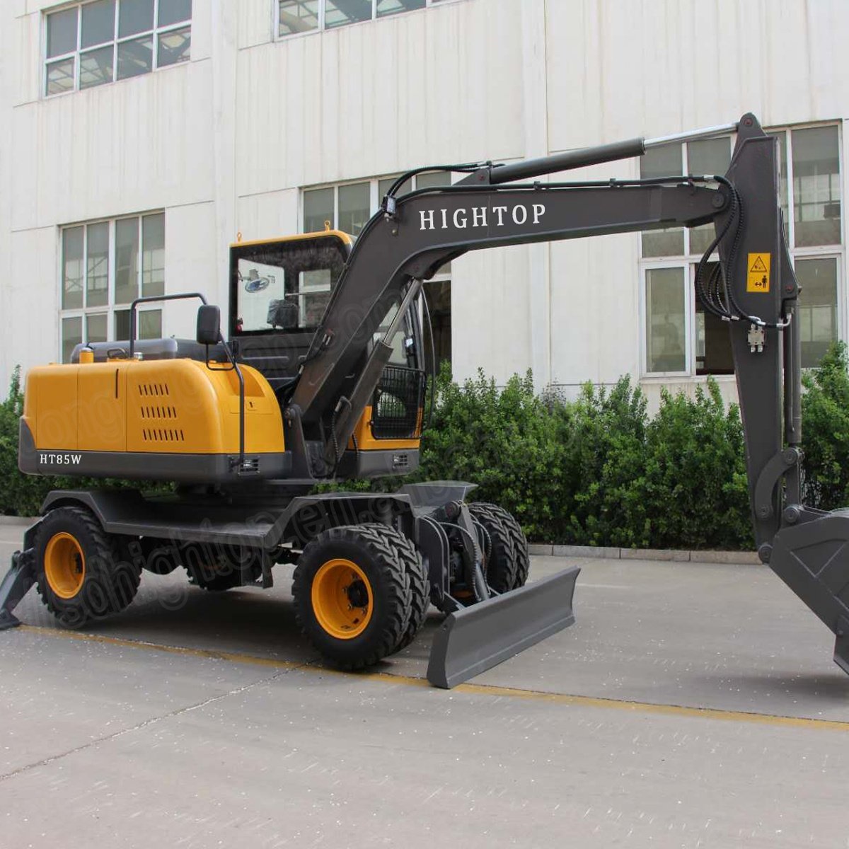 China Wheel Excavator machine 7.5 Ton New Excavator Price