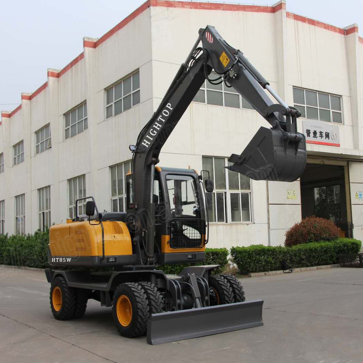 China Wheel Excavator machine 7.5 Ton New Excavator Price