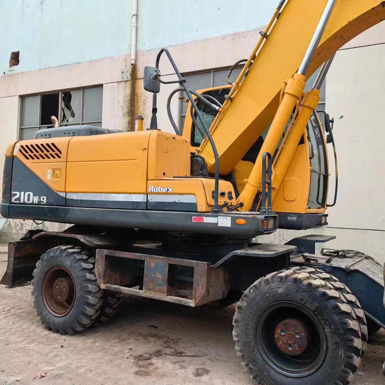 Original Korea Hyundai 210w Wheel Excavator 21Ton R210w-9 R210w-7 Used Excavators