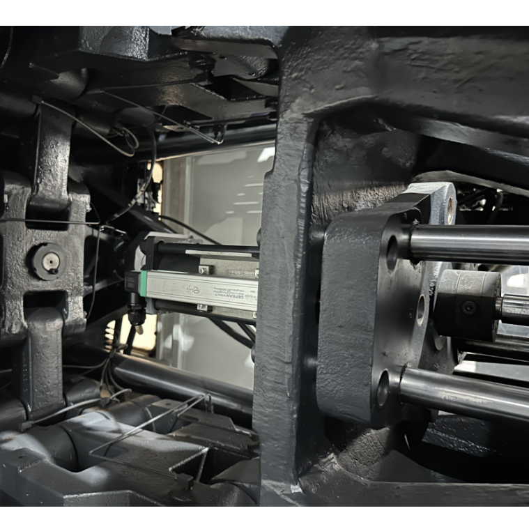 MA2000IIS/750 In-Vogue Haitian Servo Hydraulic Injection Molding Machine Used Bench Making Viable Core Screw Motor PLC Pump