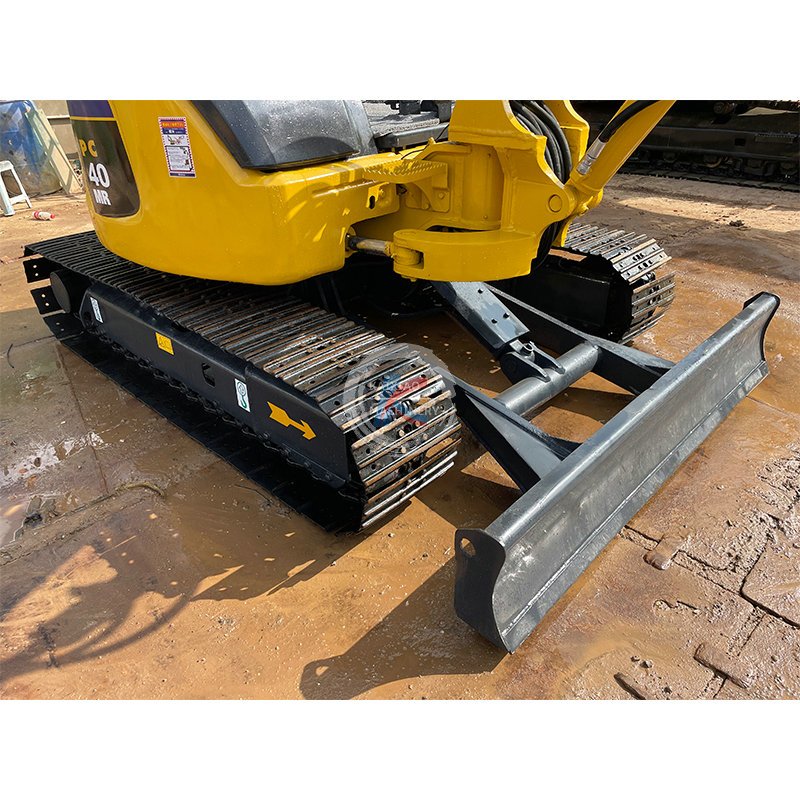Japan used machinery 3 ton 4 ton 5 ton small backhoe Komatsu pc40 pc50 mini excavators used for garden cheap price excavator
